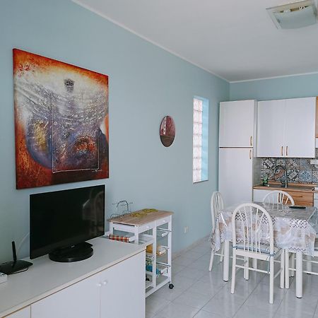 Mirone Apartment Fronte Mare Beachfront House Roccalumera Dış mekan fotoğraf