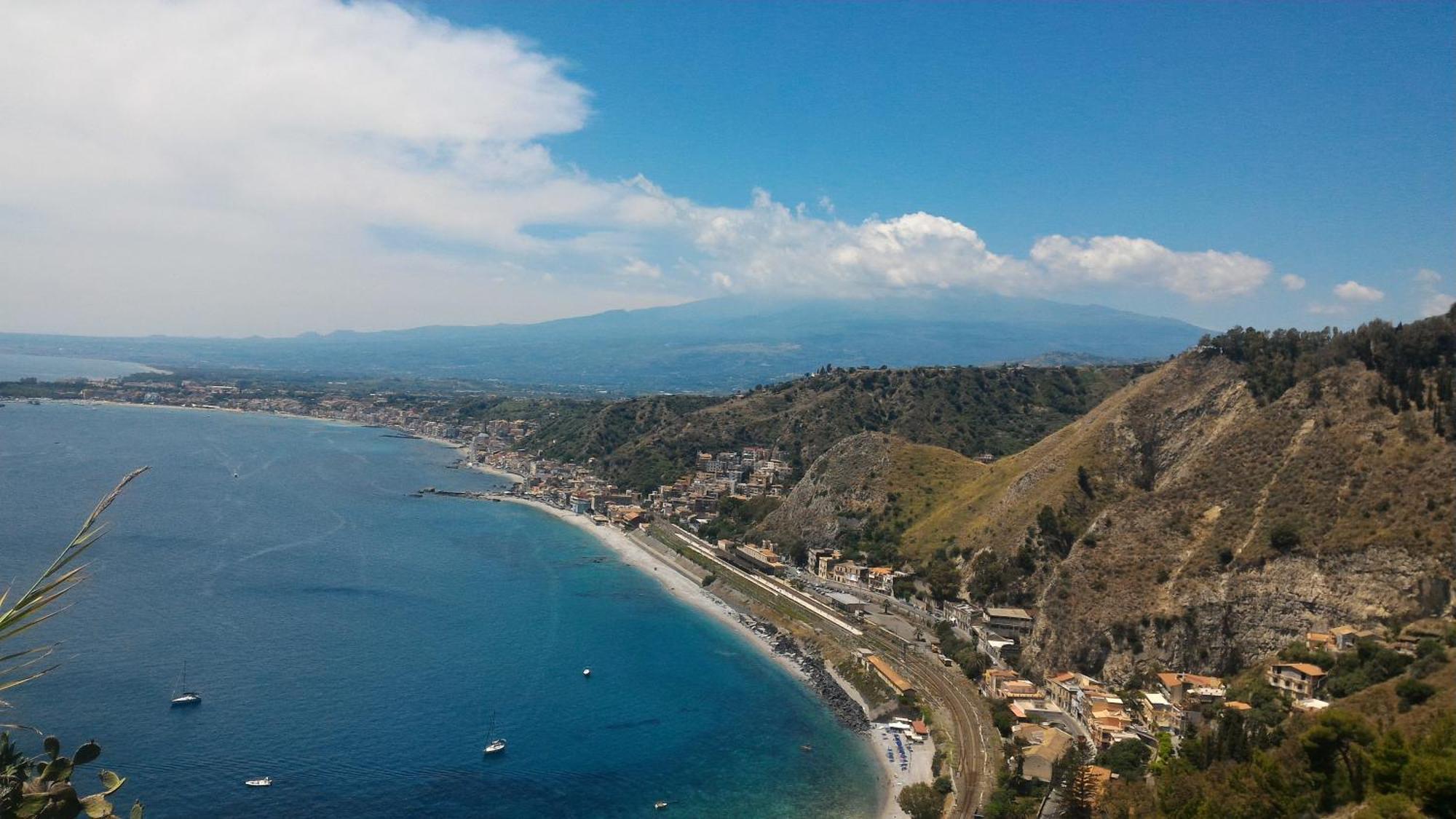 Mirone Apartment Fronte Mare Beachfront House Roccalumera Dış mekan fotoğraf